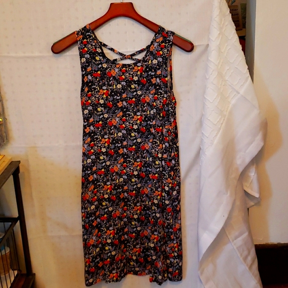 GAP Dresses & Skirts - GAP sundress with floral print  and criss-cross detail on the back
